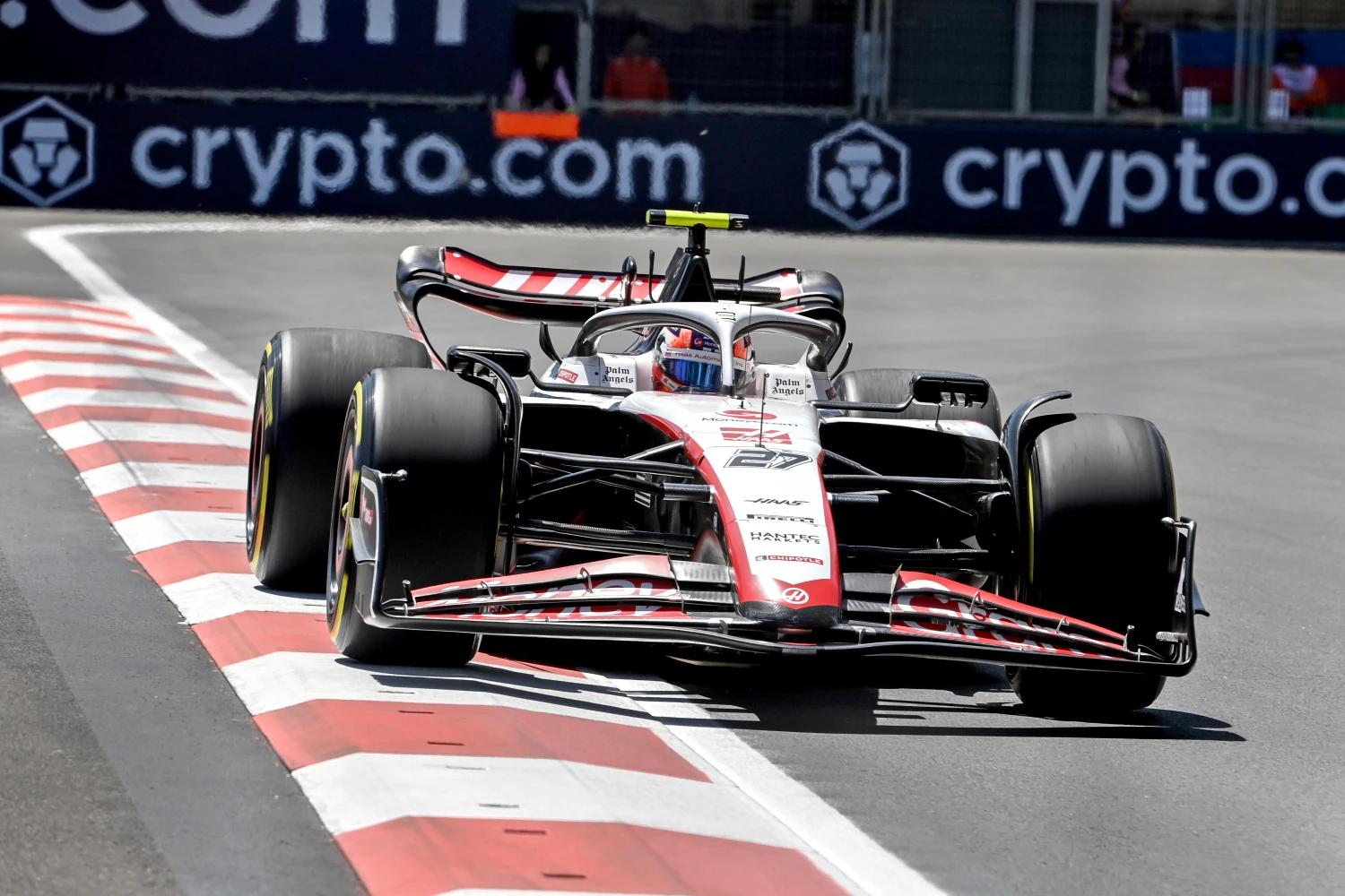 Haas et Williams ont travaillé sous couvre-feu vendredi soir