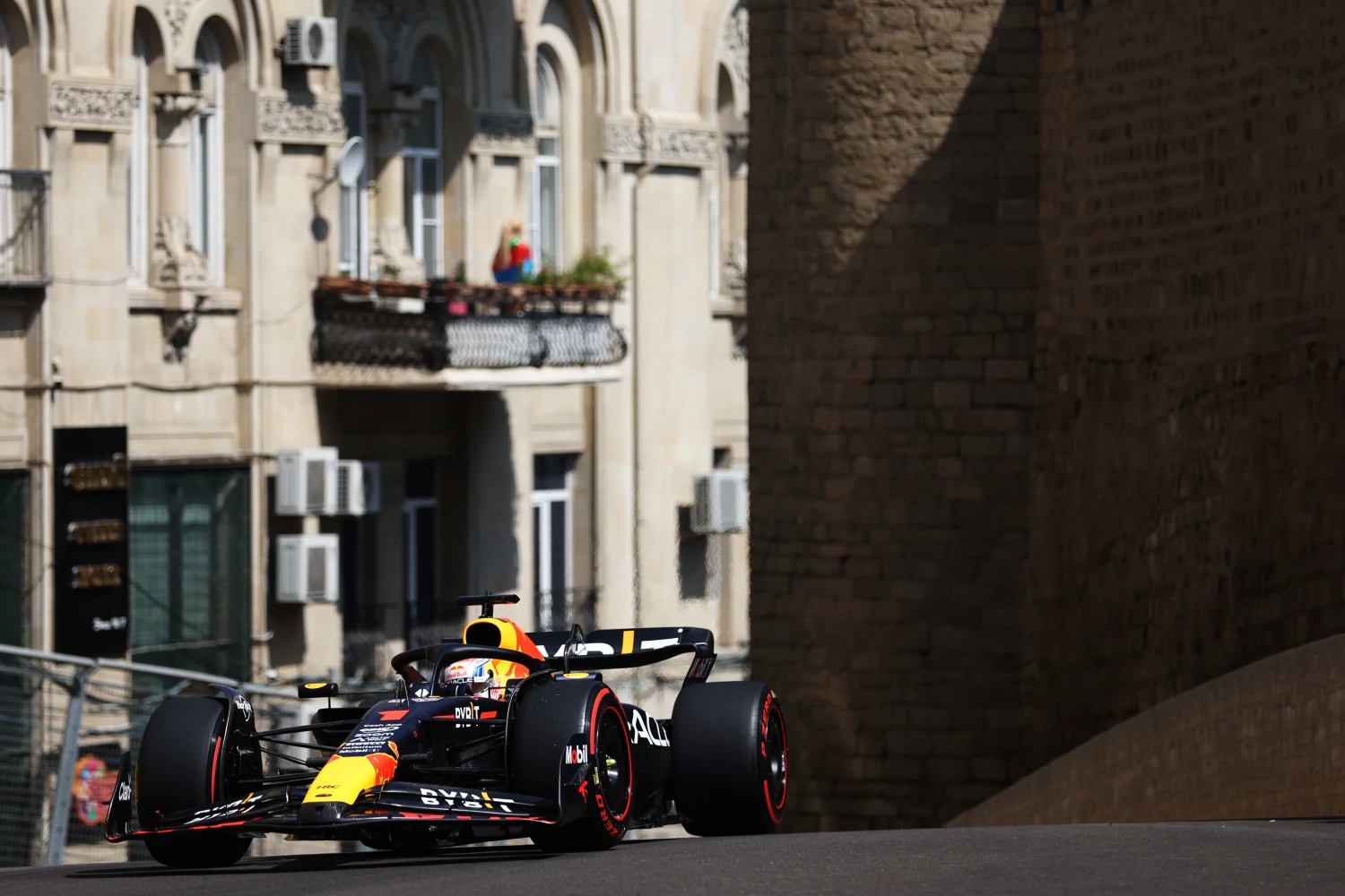 Grand Prix d’Azerbaïdjan – Essais Libres 1 : Verstappen leader, Alpine à l’arrêt
