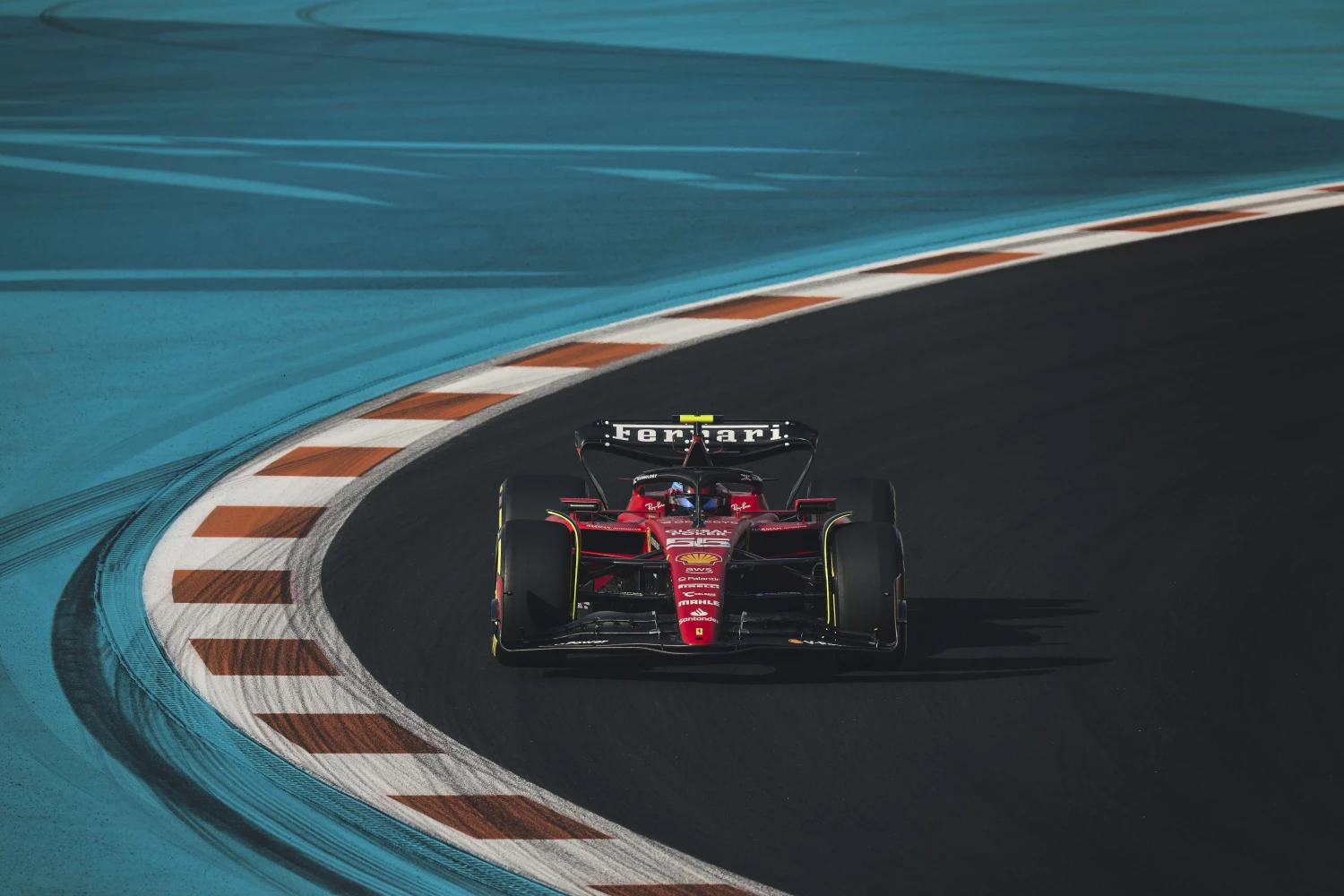 Carlos Sainz revient sur le difficile début de saison de Ferrari