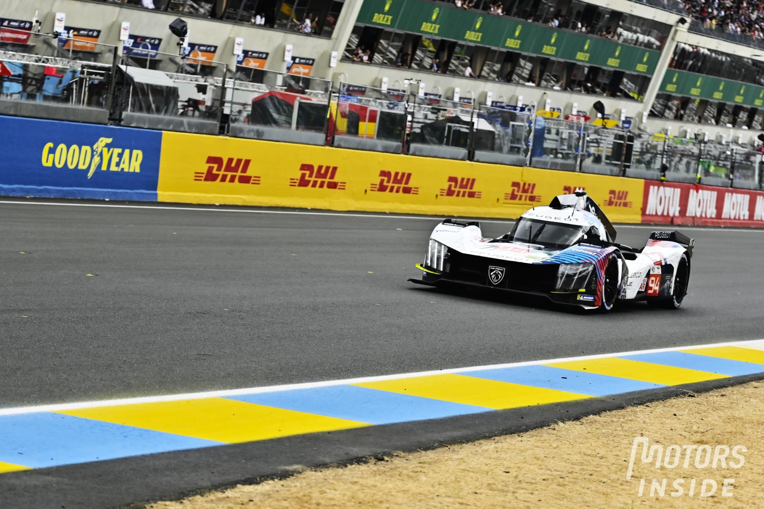 24 h du Mans – H+4 : La folie continue, Peugeot en tête