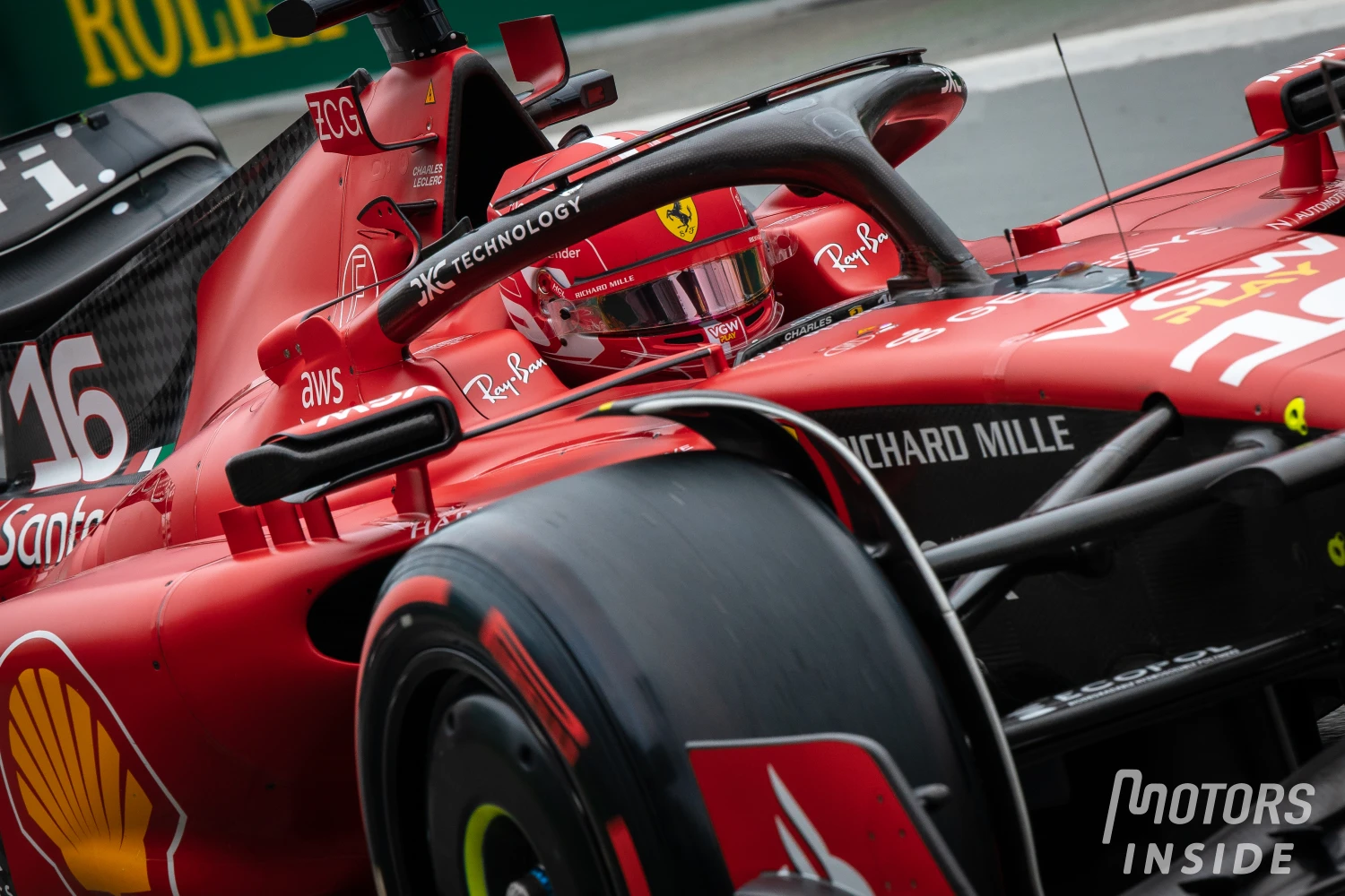 Charles Leclerc s’élancera finalement de la voie des stands
