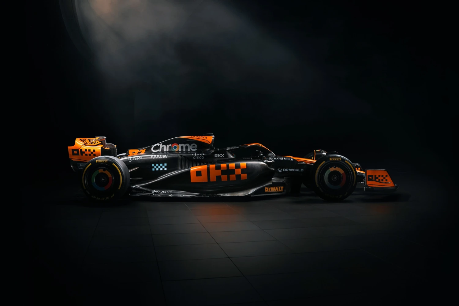 McLaren avec une livrée noire pour Singapour et le Japon