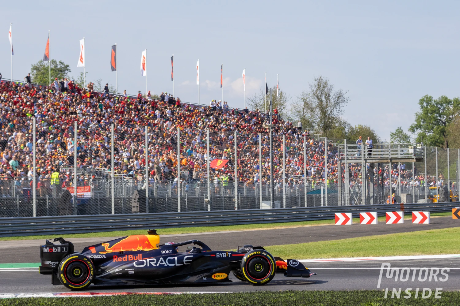 Max Verstappen l&rsquo;annonce, la livrée de la RB20 sera exactement la même que l&rsquo;an dernier