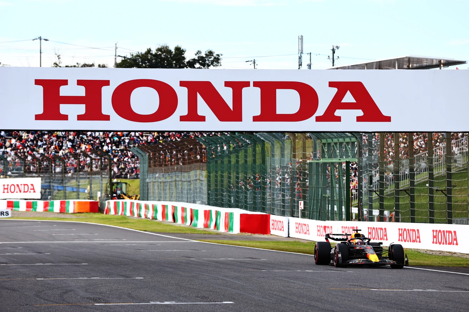 Grand Prix du Japon : Verstappen laisse le spectacle derrière, Red Bull champion du monde