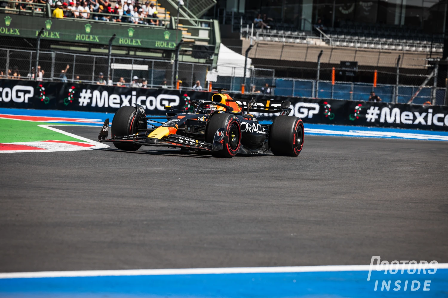 Grand Prix du Mexique : Max Verstappen frappe encore, Lewis Hamilton remonte sur le podium