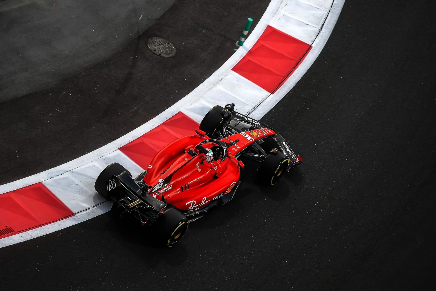 Grand Prix d’Abu Dhabi – Essais Libres 2 : Crashs de Sainz et Hülkenberg, Leclerc en tête