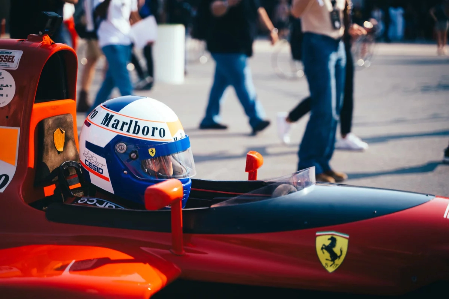 Alain Prost remonte dans sa Ferrari 643, 32 ans après