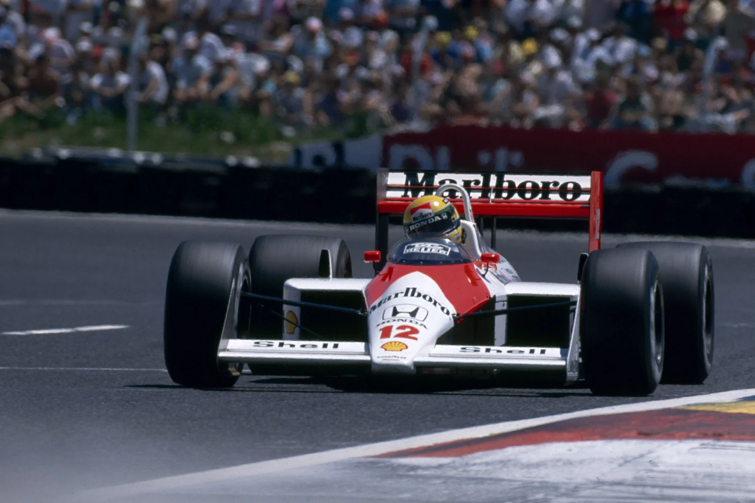 Les premières images du documentaire Senna made in Netflix dévoilées