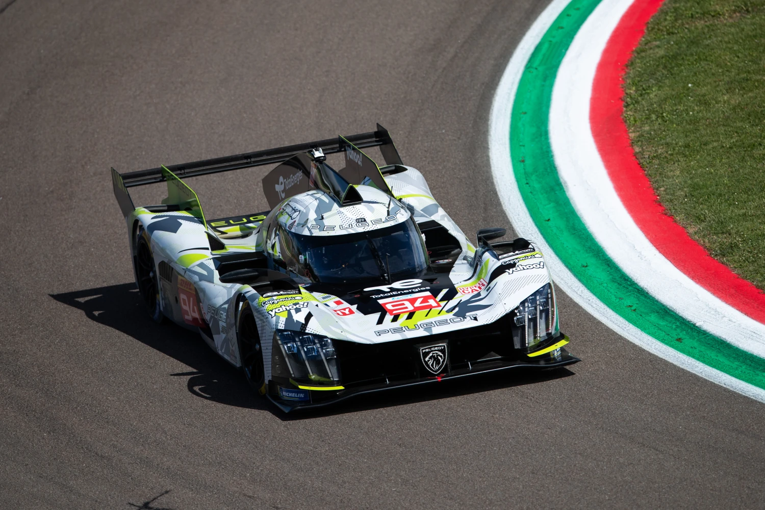 Peugeot dévoile ses équipages pour la saison 2025 du WEC