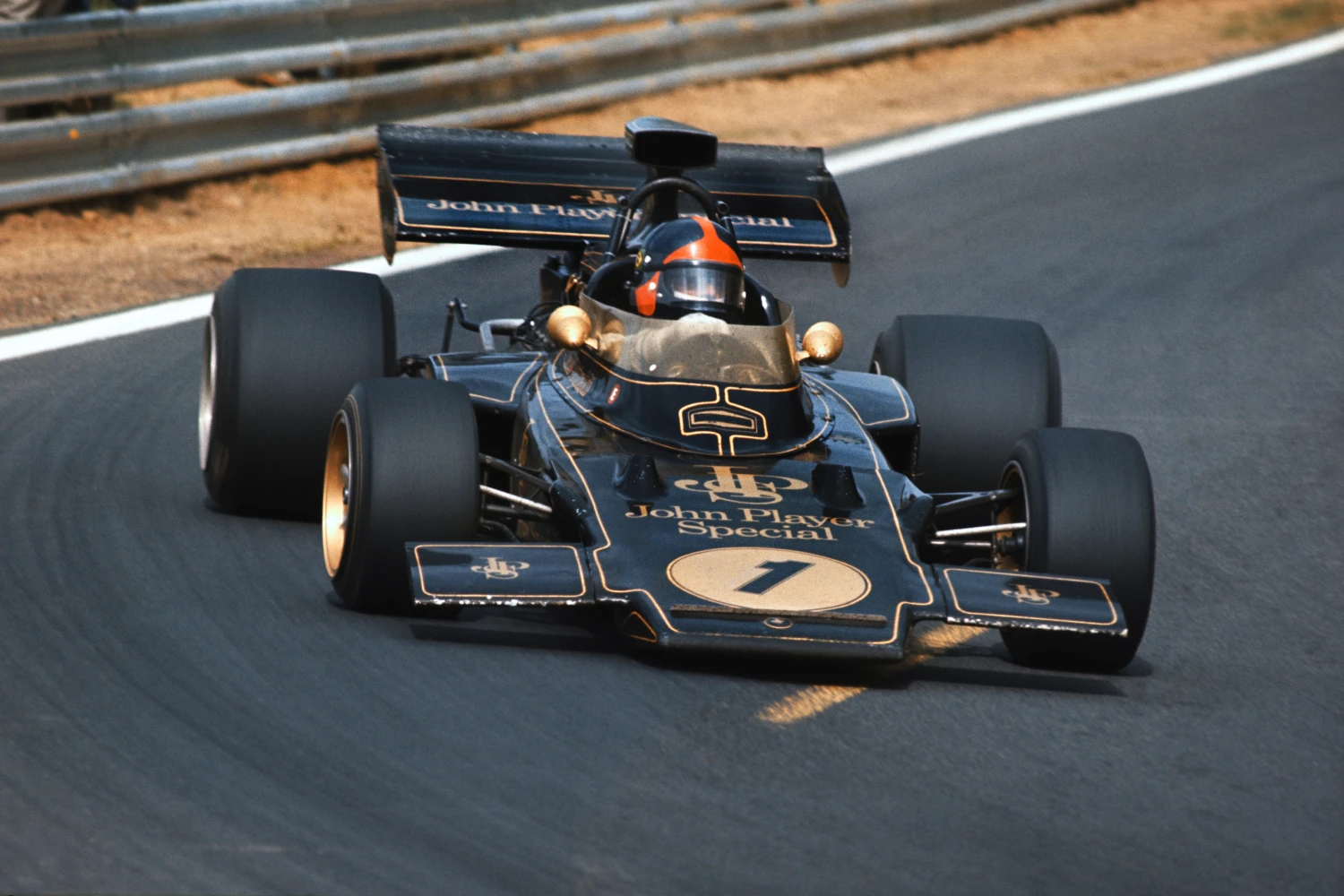 Lotus Type 72 : la légendaire monoplace exposée à Londres