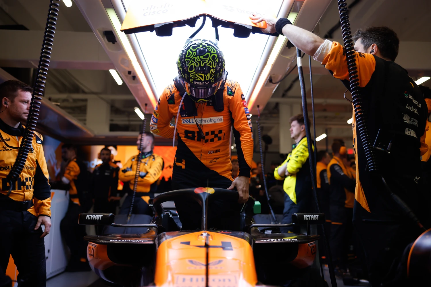 Grand Prix d’Abu Dhabi – Essais Libres 2 : McLaren inatteignable, Hülkenberg impérial et Red Bull à la traine