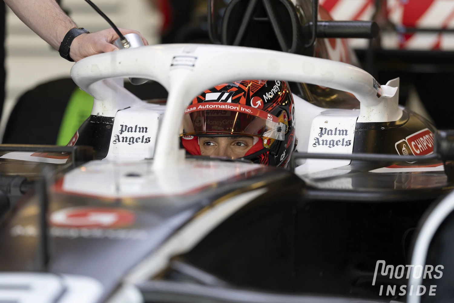 Essais Abu Dhabi d&rsquo;après saison : Carlos Sainz avec Williams en tête de la feuille des temps à la pause