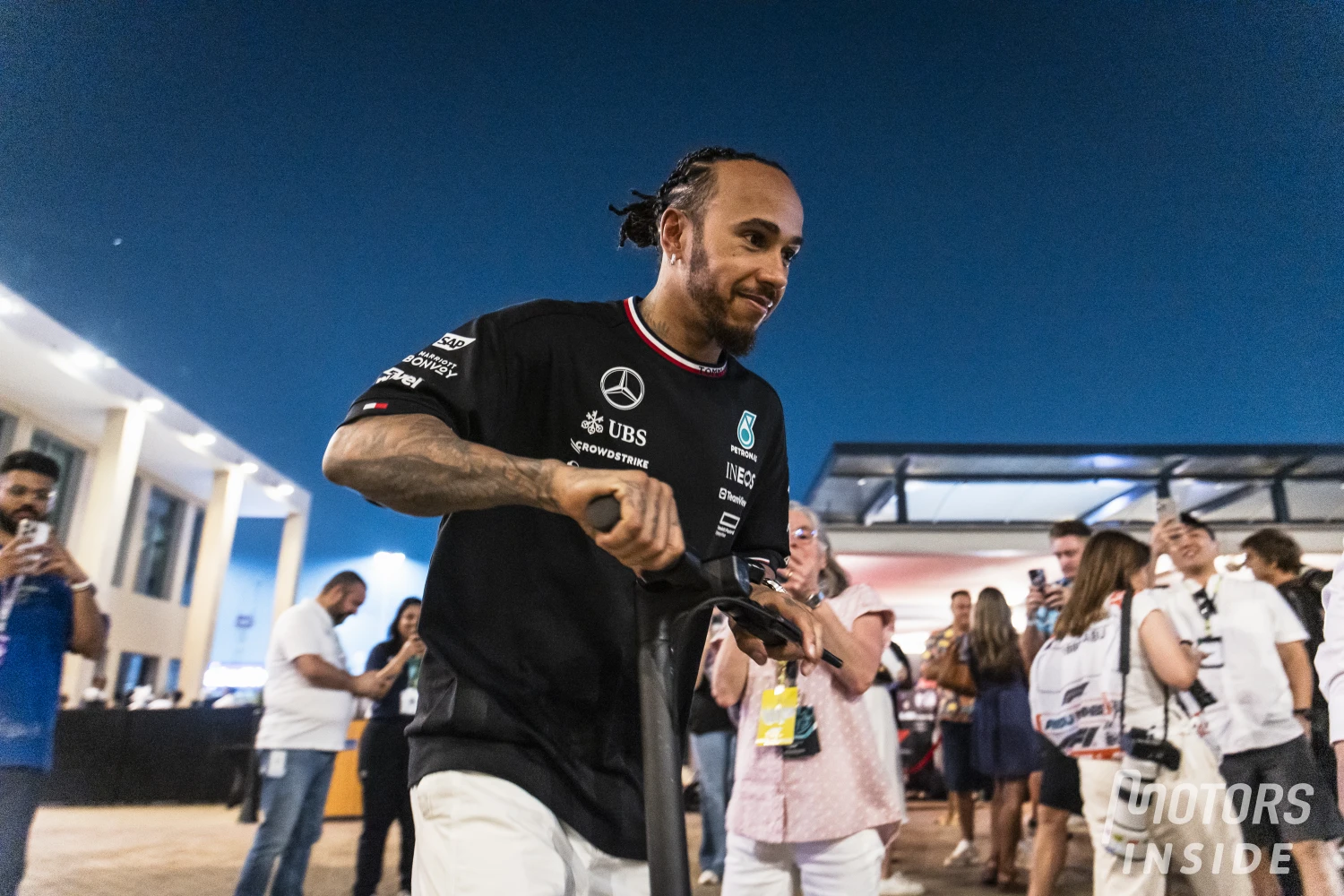 On vous explique comment Lewis Hamilton s’est fait sortir dès la Q1 à Abu Dhabi