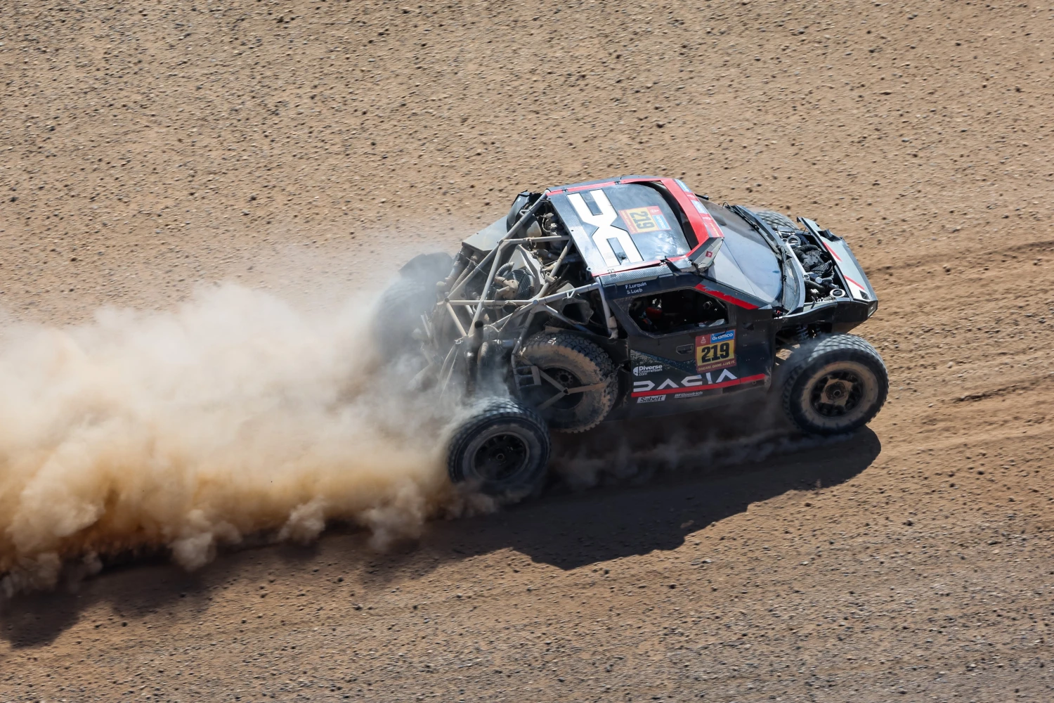 Dakar 2025 – Etape 3 : Saood Variawa marque l’histoire, Sébastien Loeb contraint à l’abandon