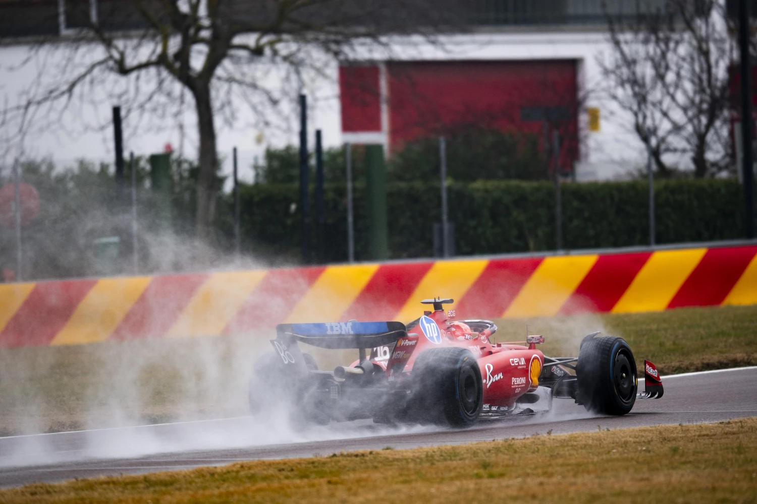 Lewis Hamilton et Charles Leclerc ne reviendront pas sur la piste cette semaine
