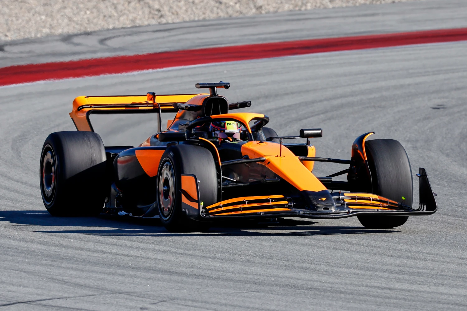 2 jours de roulage intenses pour Ferrari et McLaren pour Pirelli