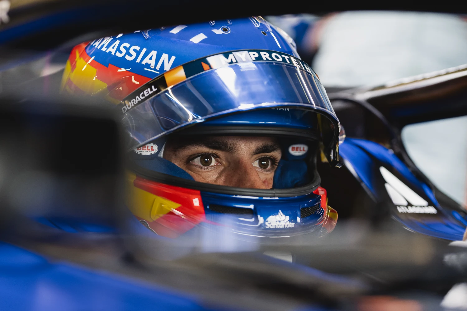 Carlos Sainz : Meilleur temps à Bahreïn, mais pas encore à l&rsquo;aise avec la FW47
