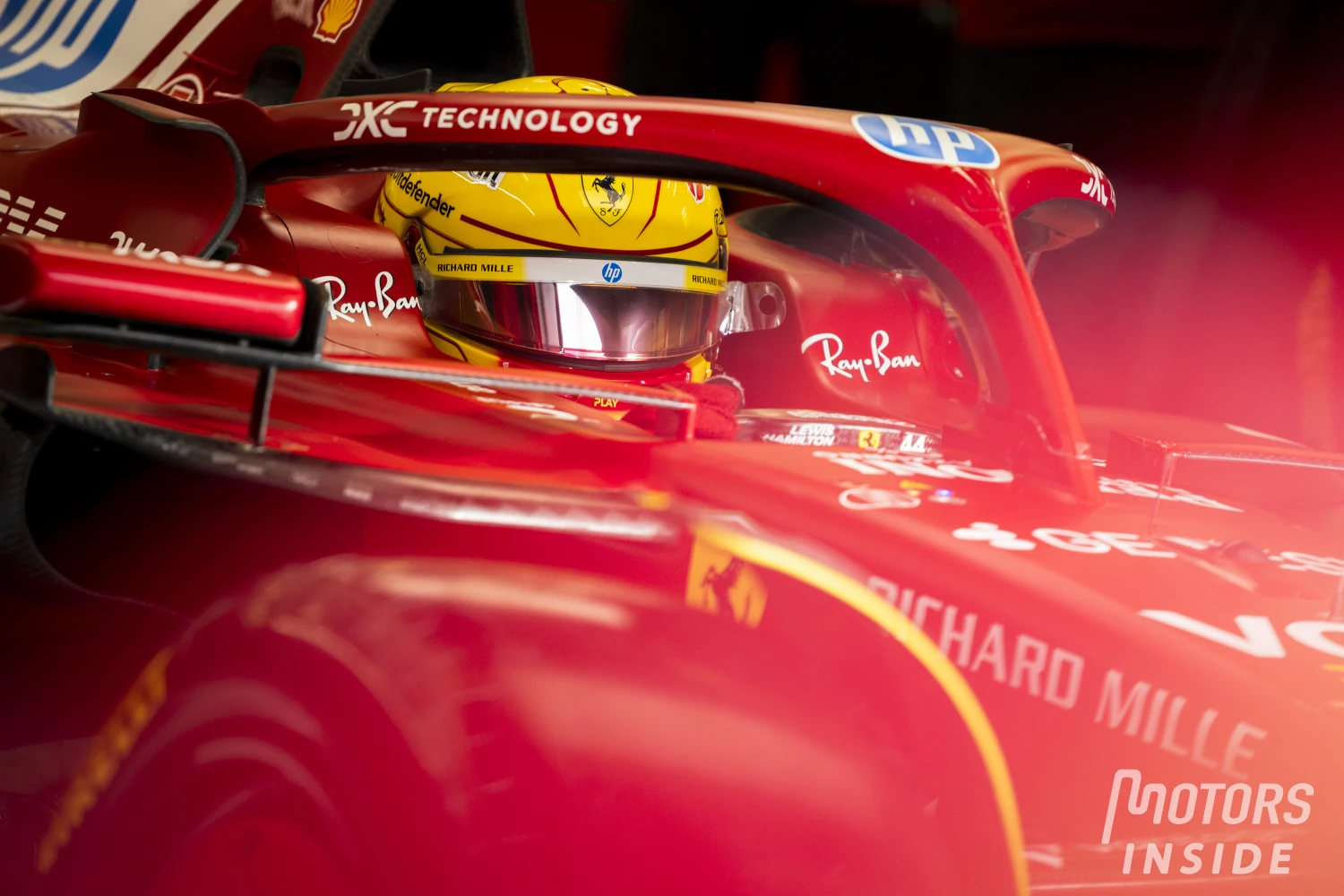 Lewis Hamilton est préoccupé par le fait que la Ferrari SF-25 conserve un trait « problématique » de Mercedes