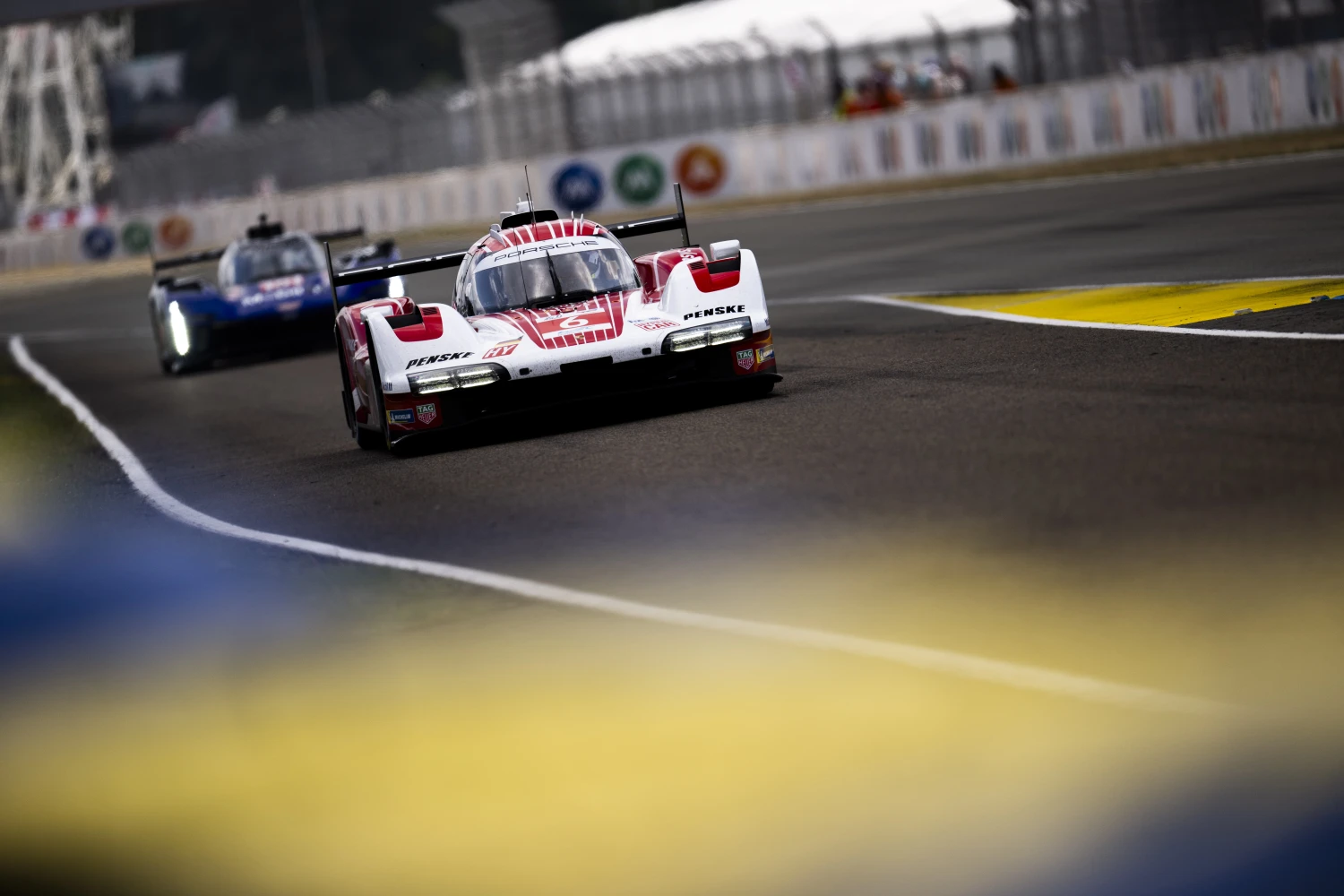 24 Heures du Mans – Course H+1 : La remontée fantastique de Kévin Estre et Porsche