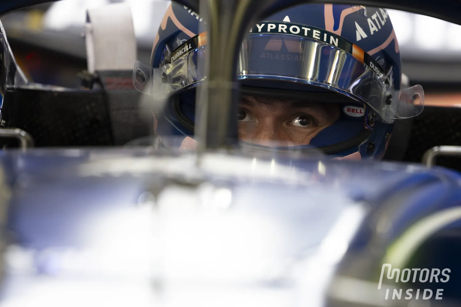 Alex Albon ravi de sa 6e place en Belgique après avoir résisté à Lewis Hamilton